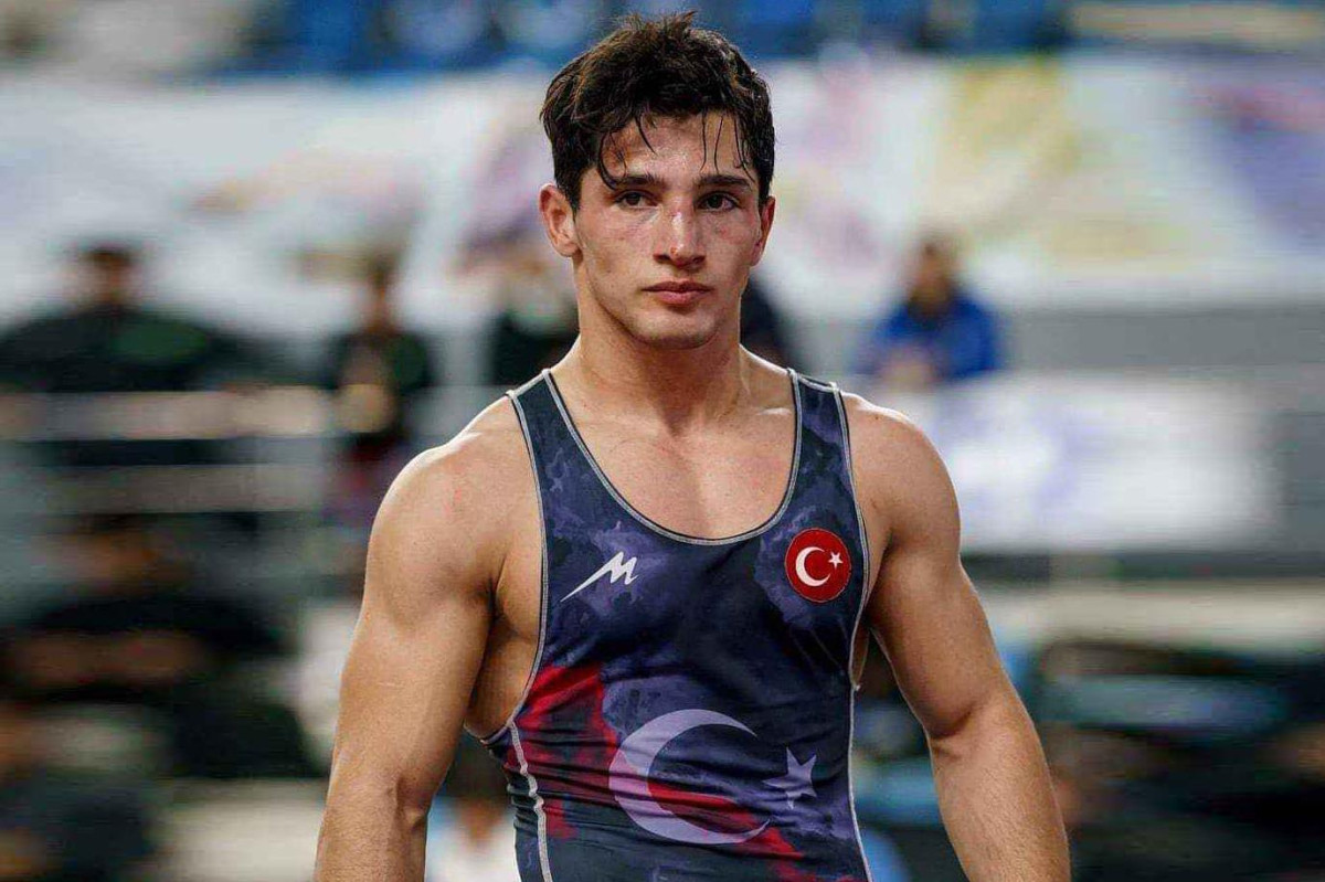 Siirt Üniversitesi  Öğrencisi Güreşte Şampiyon Oldu