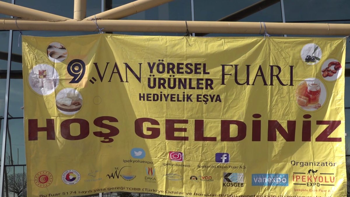 VAN’DA 9. YÖRESEL ÜRÜNLER VE HEDİYELİK EŞYA FUARI AÇILDI