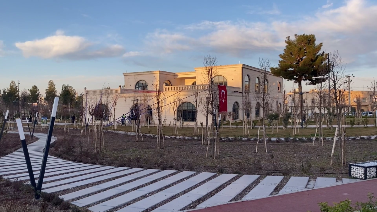 Midyat’ta 20 bin kitaplık kütüphane ve çalışma salonu açıldı 