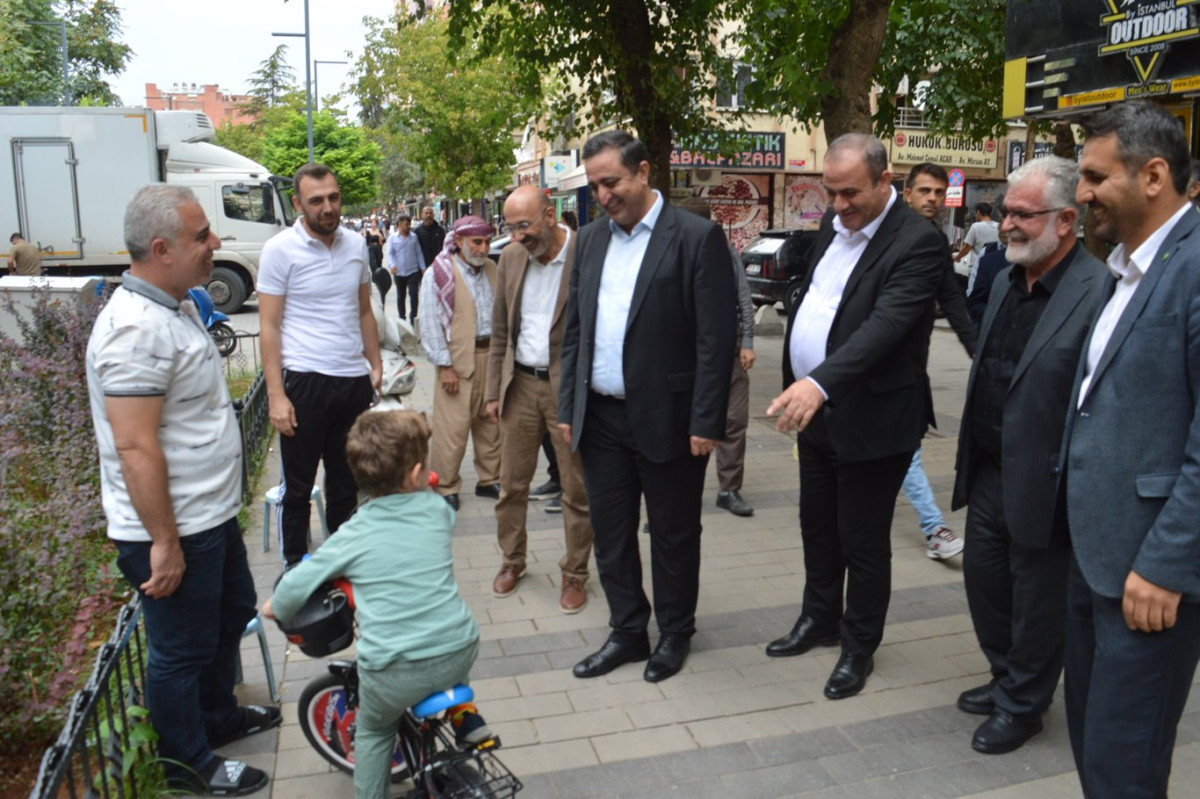 HÜDA PAR'dan Siirt'te net mesaj: Anayasa ve gençler için acil çözüm önerileri
