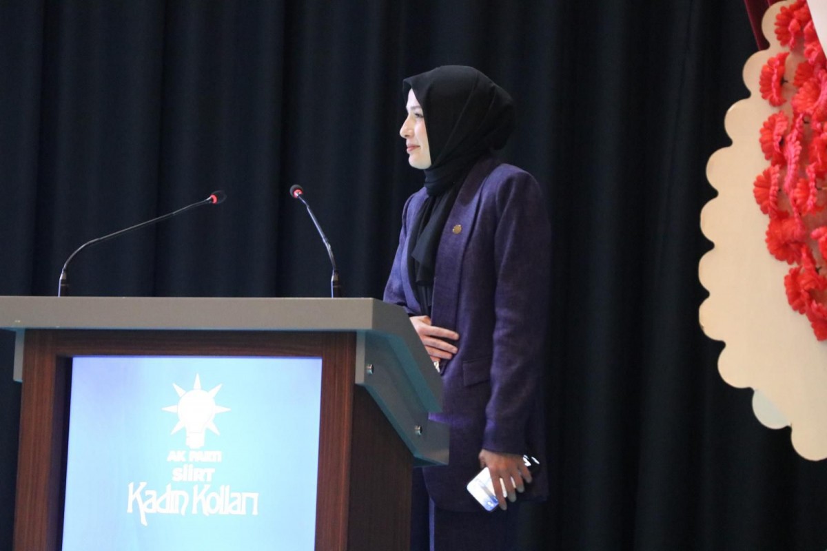 AK Parti Kadın Kolları 7. Olağan Kongresi Büyük Coşkuyla Gerçekleşti Avukat Betül Tuğba Mavi yeniden başkan 