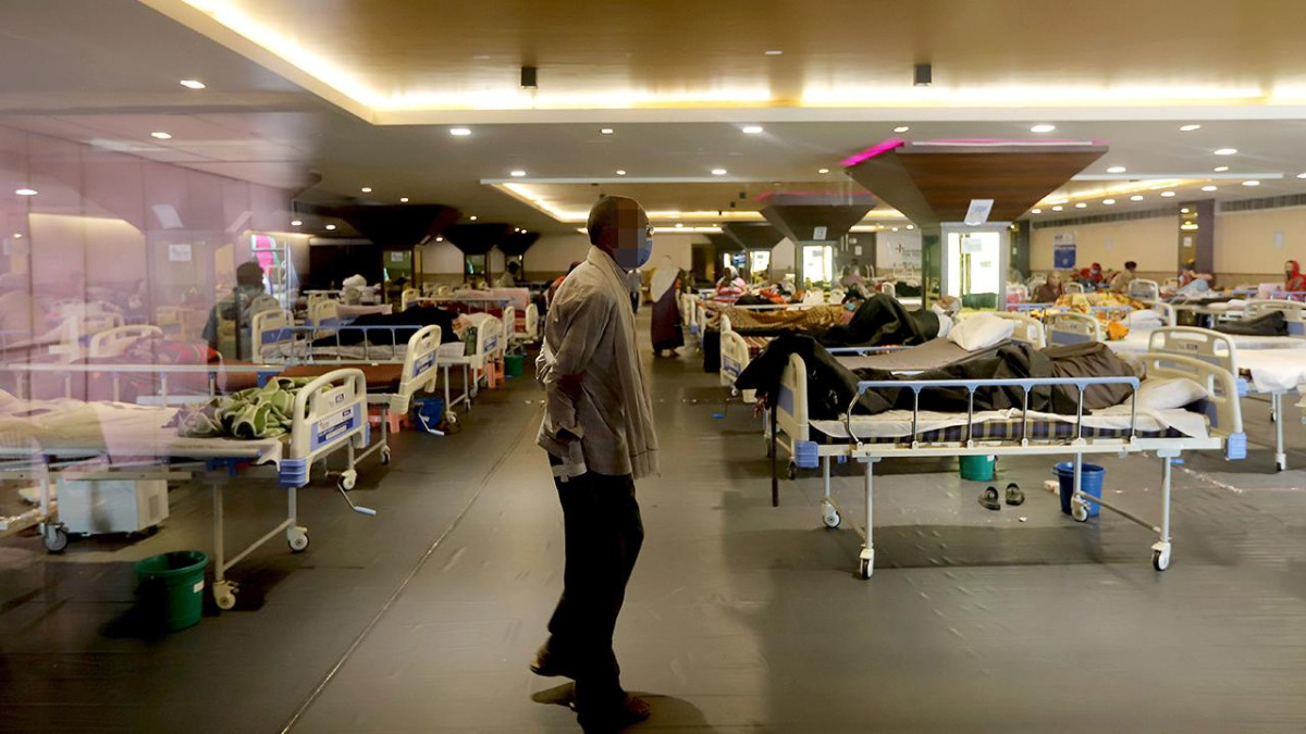 İçinde ölü kertenkele bulunan yemekten zehirlenen 65 öğrenci hastanede