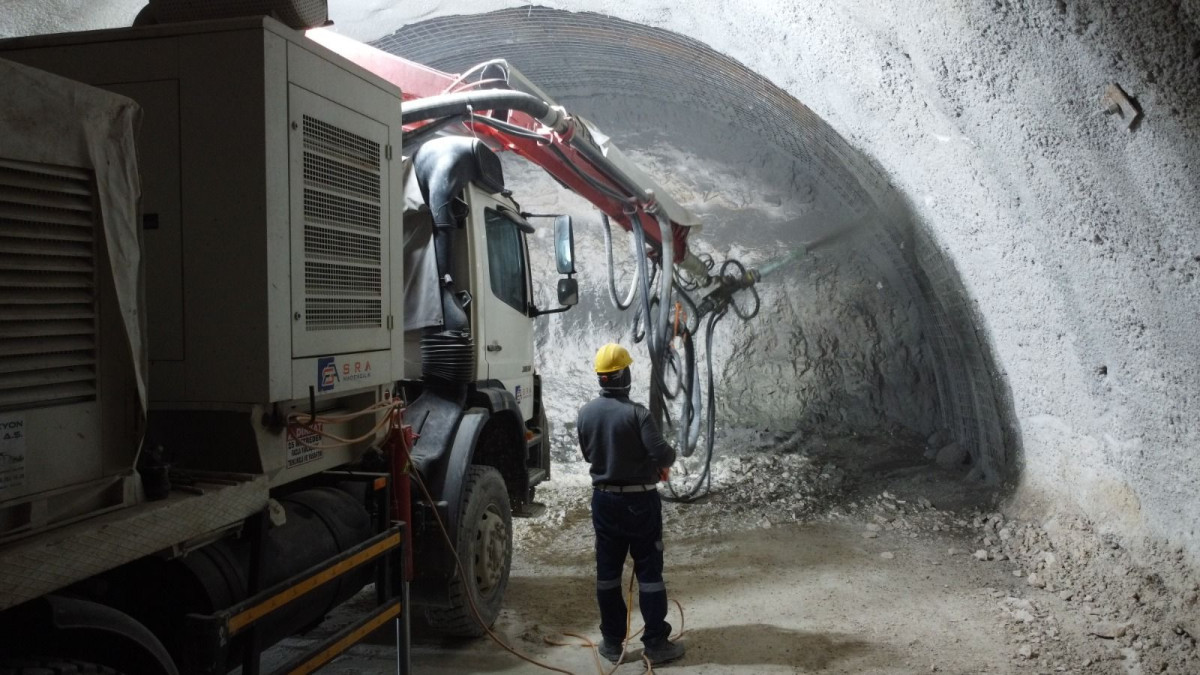 IĞINLI TÜNELİ VE BAĞLANTI YOLLARINDA ÇALIŞMALARDA SONA YAKLAŞILDI