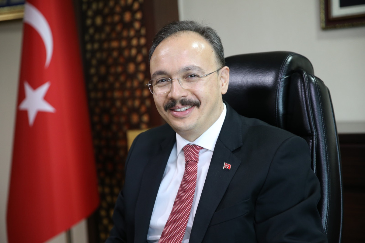 VALİ VE BELEDİYE BAŞKAN V.  DR. KEMAL KIZILKAYA’NIN ‘30 AĞUSTOS ZAFER BAYRAMI’ KUTLAMA MESAJI