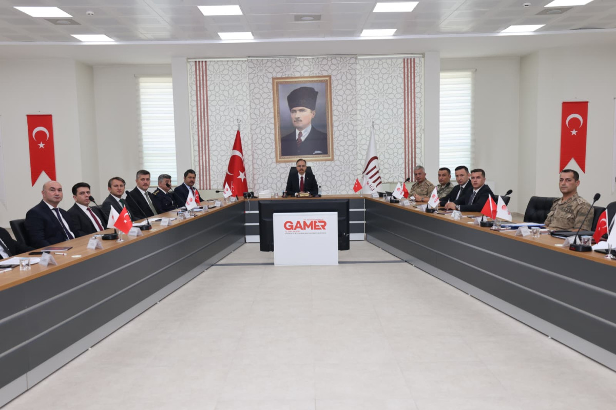 VALİ DR. KIZILKAYA, AĞUSTOS AYINA İLİŞKİN ASAYİŞ VE GÜVENLİK ÇALIŞMALARINI KAMUOYU İLE PAYLAŞTI! 