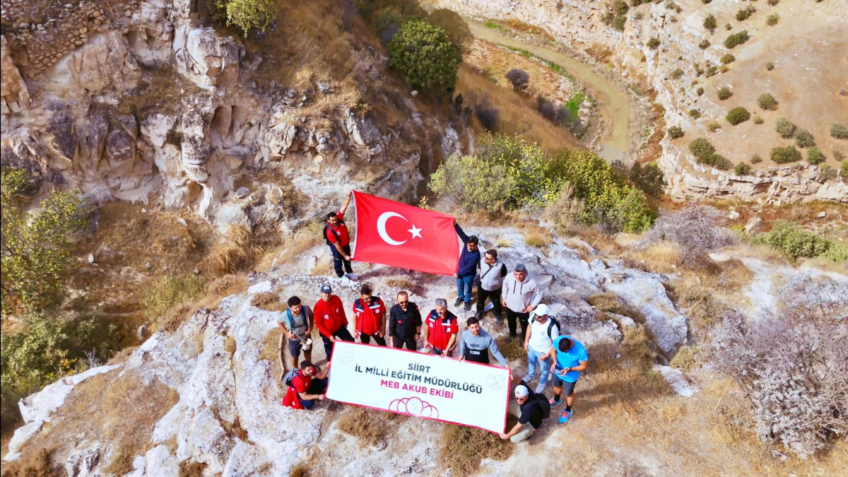 SİİRT MEB AKUB(Siirt İl Milli Eğitim Müdürlüğü Arama Kurtarma Birimi)  Gökçebağ Koçpınar köyünden başlayarak Kaleseyfo isimli tarihi mekana yürüyüş gerçekleştirdiler