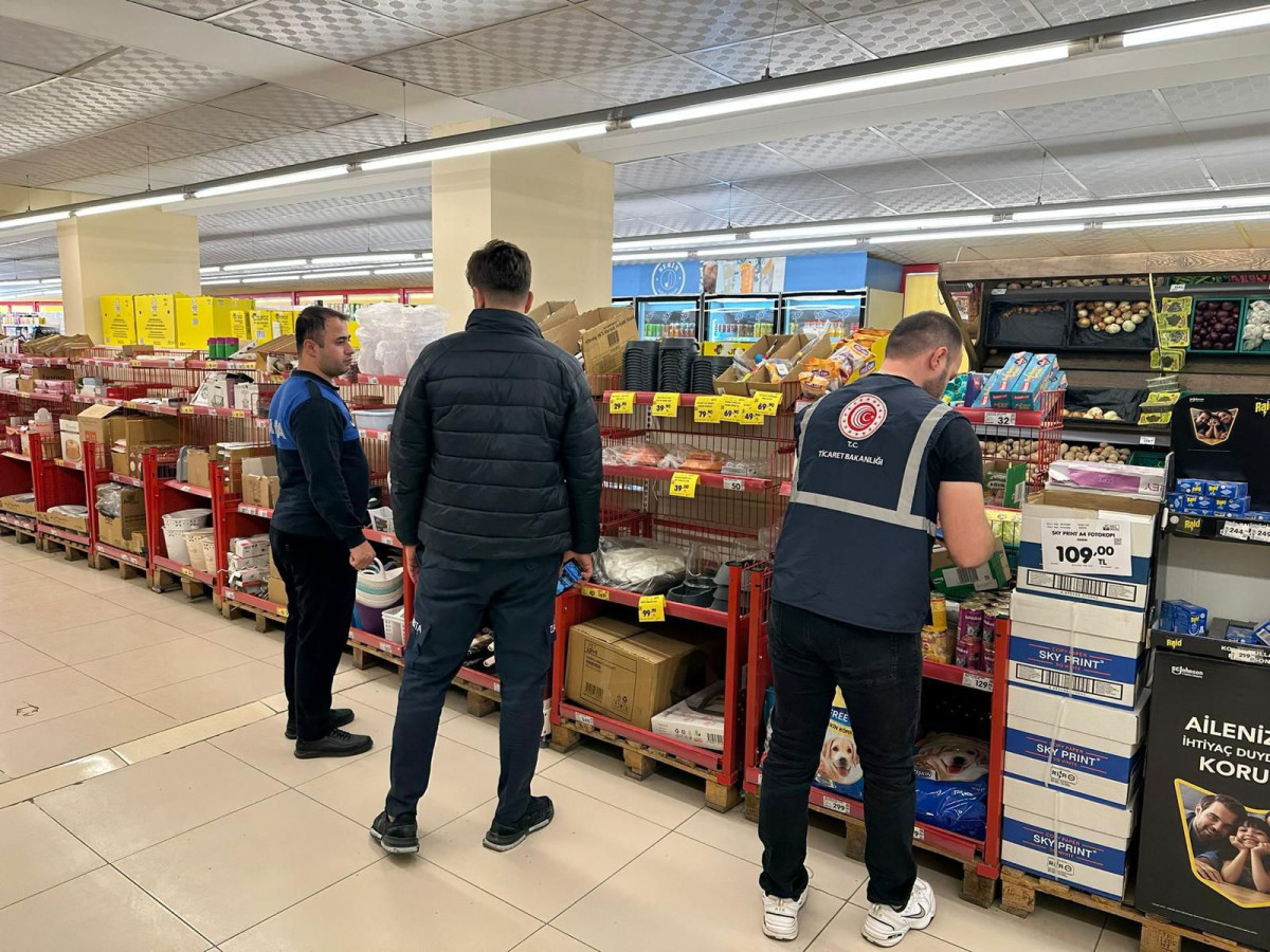 SİİRT’TE FİYAT ETİKETİ VE HAKSIZ FİYAT ARTIŞI DENETİMLERİ DEVAM EDİYOR!