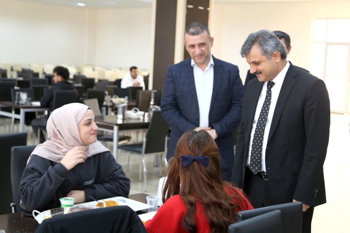 Siirt Üniversitesi Rektörü Prof. Dr. Nihat Şındak Öğrencilerle Öğle Yemeğinde Bir Araya Geldi