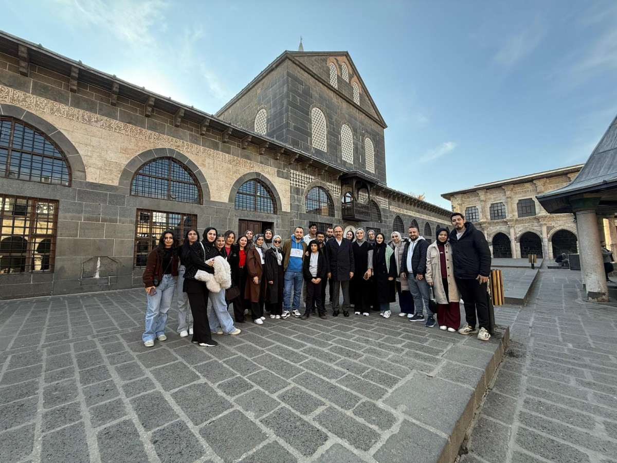 Gönüllü Gençlere Anlamlı Gezi: Vali Kızılkaya'dan Diyarbakır'da Sürpriz Buluşma