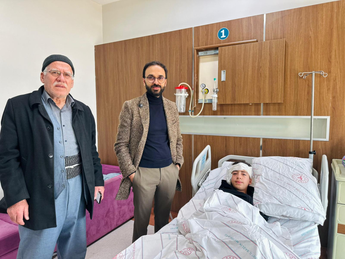 Siirt Eğitim ve Araştırma Hastanesinde Cerrahi Müdahale! Basit Kulak Akıntısı Sanıldı, Kafa Tabanına Ulaşan Kitle Çıktı