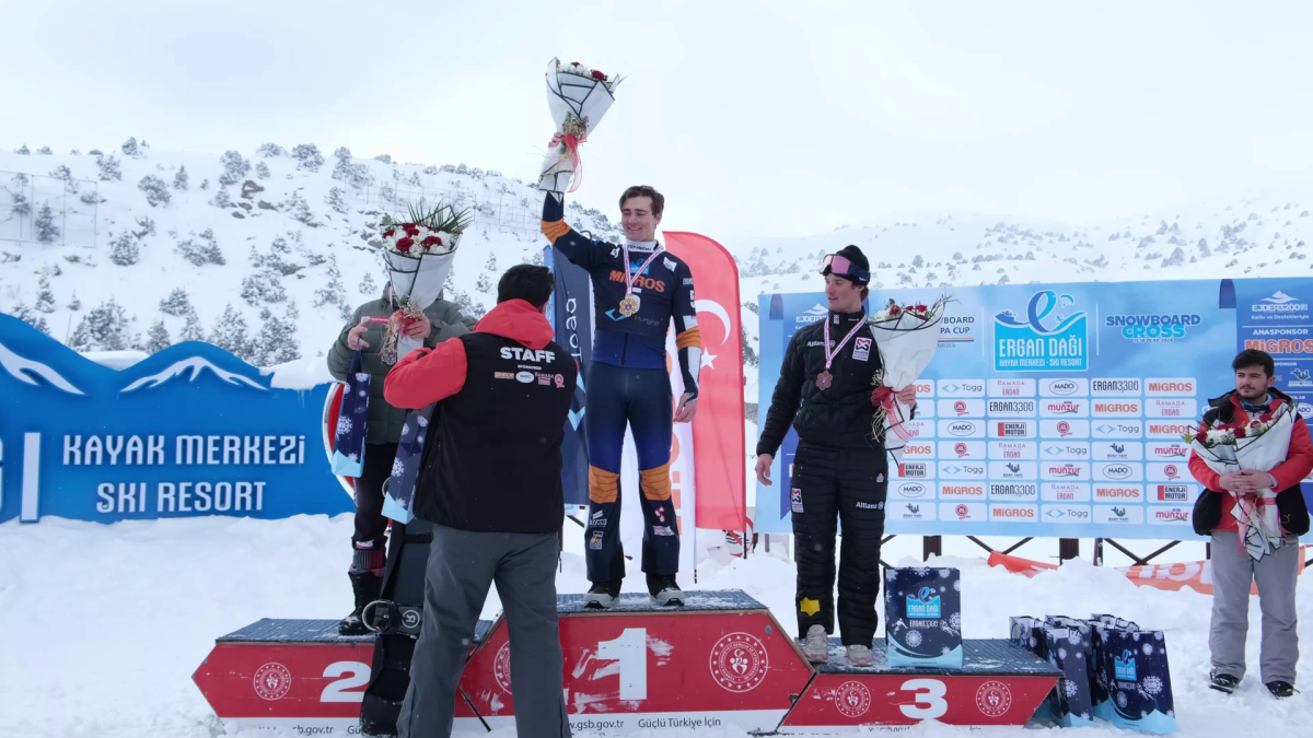 Snowboard Cross Avrupa Kupası’ yarışları, Erzincan’Ergan Dağı Kış Sporları ve Doğa Turizm Merkezi’nde yapıldı