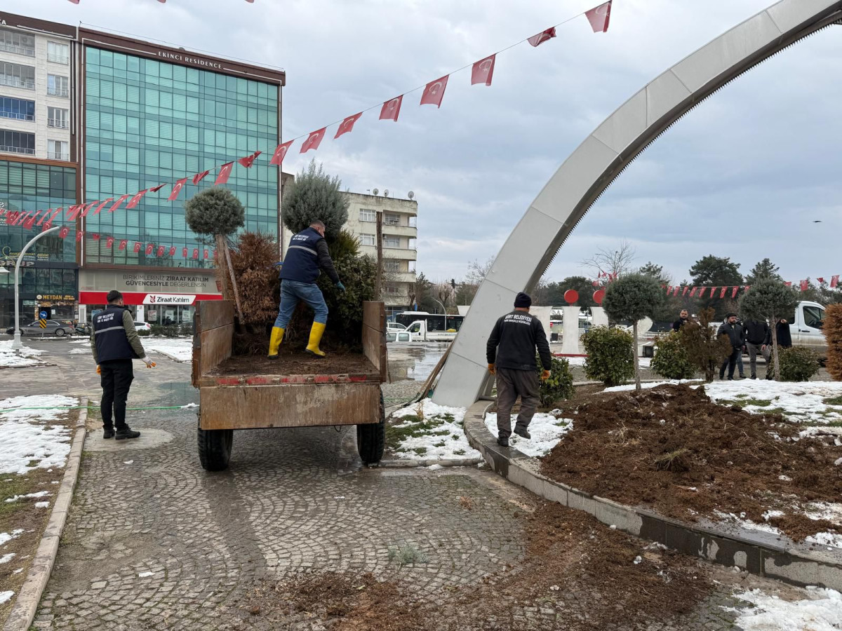 15 TEMMUZ DEMOKRASİ MEYDANI’NDA YENİLEME ÇALIŞMALRI BAŞLADI!