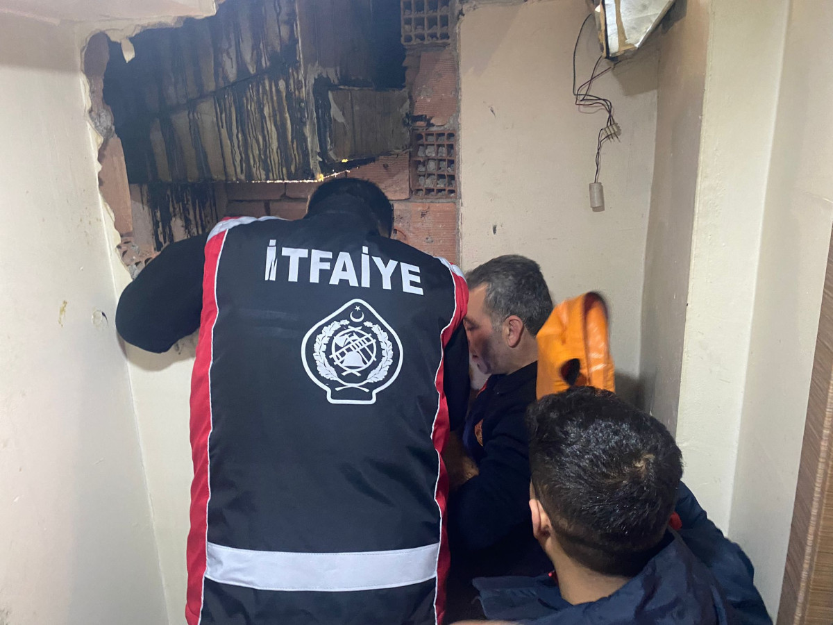 SİİRT TE HAVALANDIRMA BOŞLUĞUNA DÜŞEN KÜBRA KAYA DÜŞTÜĞÜ YERDEN KURTARILDI