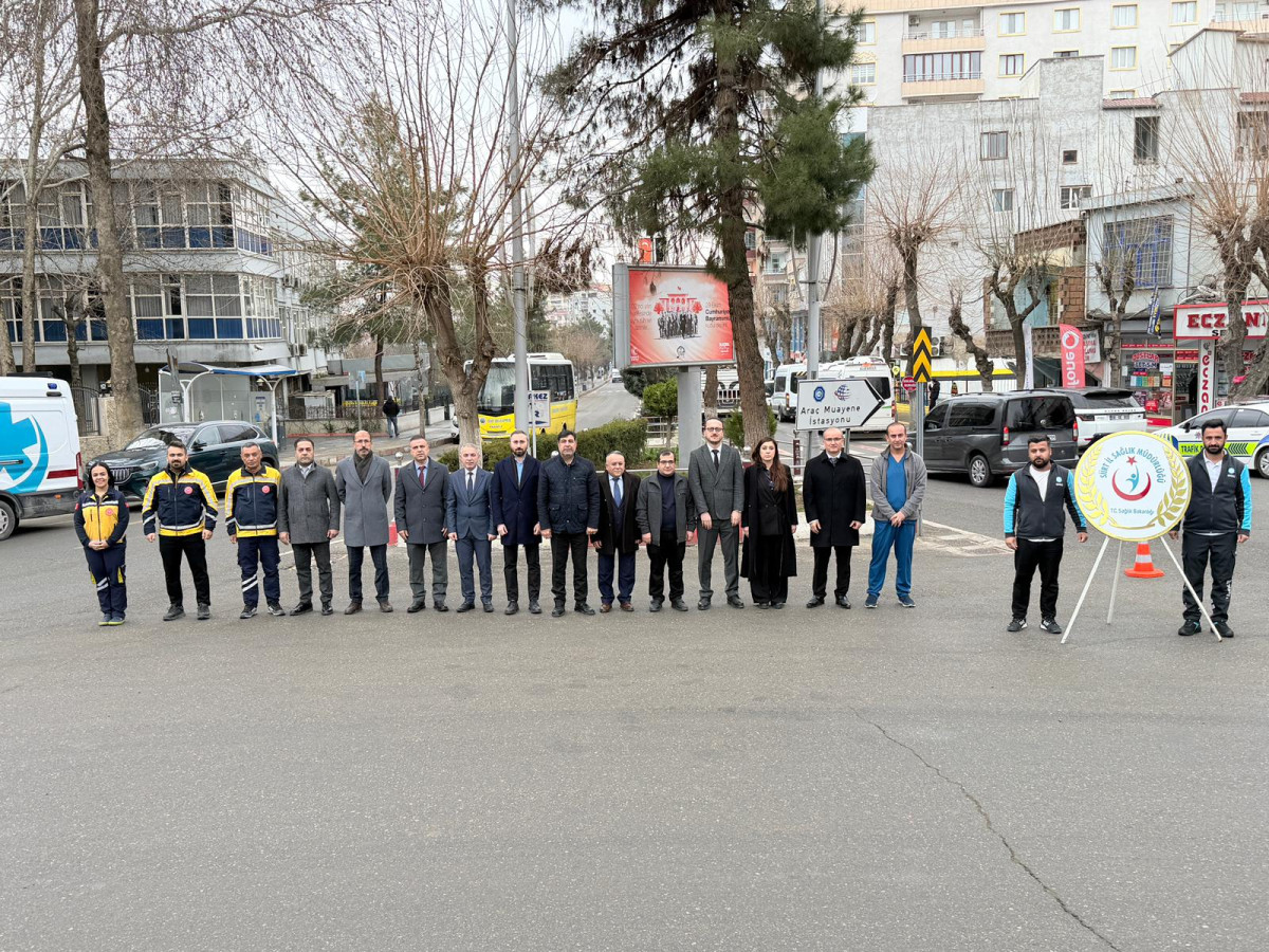14 Mart Tıp Bayramı kapsamında Atatürk Anıtına Çelenk Bırakıldı 