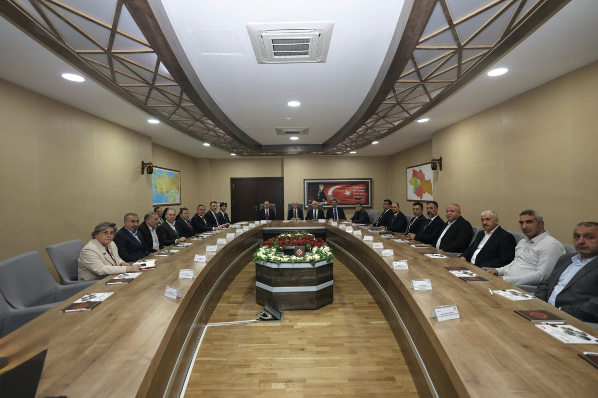 Bir dizi ziyaret ve temaslarda bulunmak üzere Siirt te gelen  Hazine ve Maliye Bakanı Mehmet Şimşek Vali Dr. Kemal Kızılkaya’yı Ziyaret etti