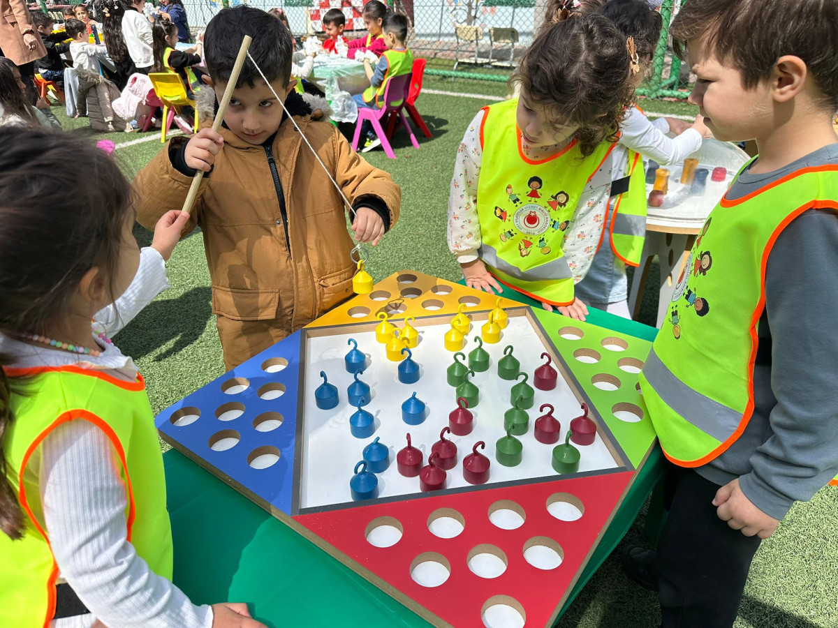 Siirt Vilayetler birliği ana okulu ile İhsan Süreyya sırma ana okulu arasında kurulan kardeşlik köprüsü kapsamında ihsan Süreyya Sırma ana okulu öğrencileri vilayetler birliği ana okulunu ziyaret ettiler