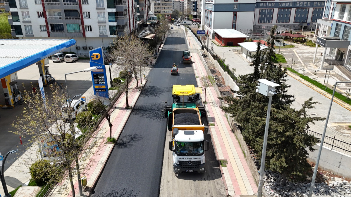 HAVA ŞARTLARININ İYİLEŞMESİYLE ASFALT ÇALIŞMALARI YENİDEN BAŞLADI 