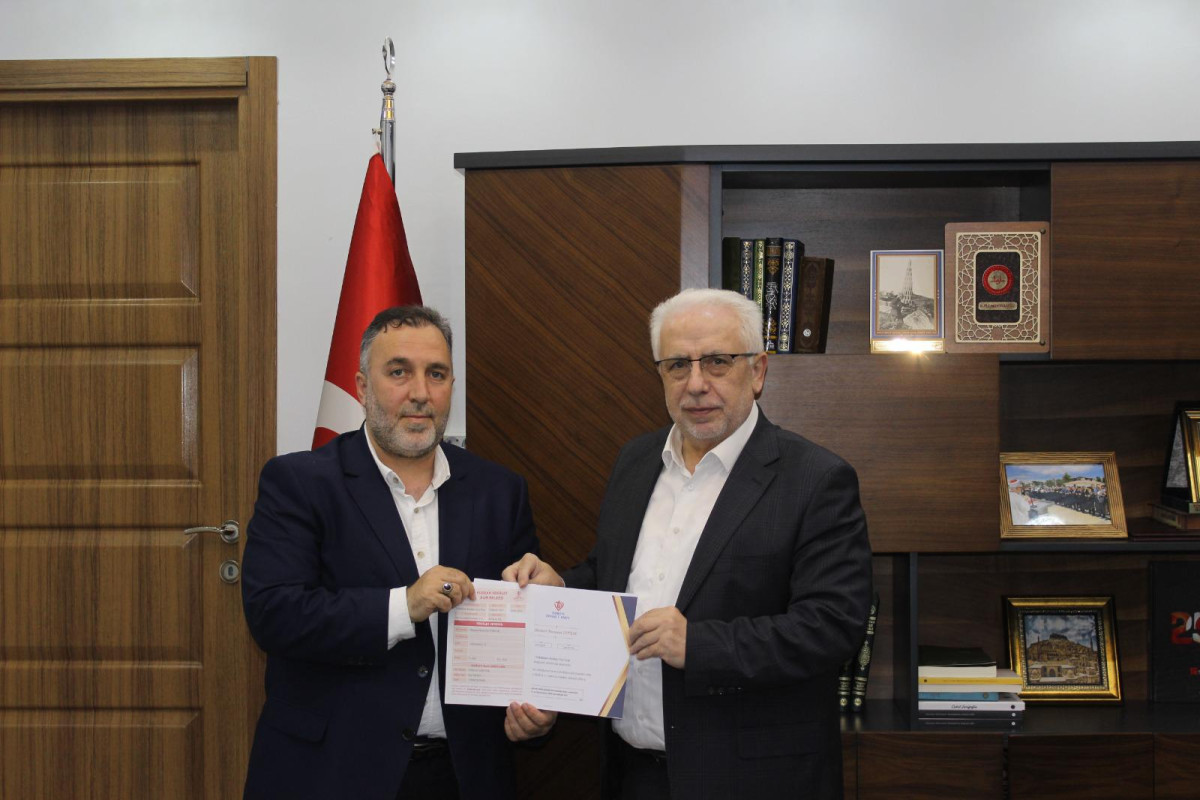 Din Görevlisinden Örnek Bağış