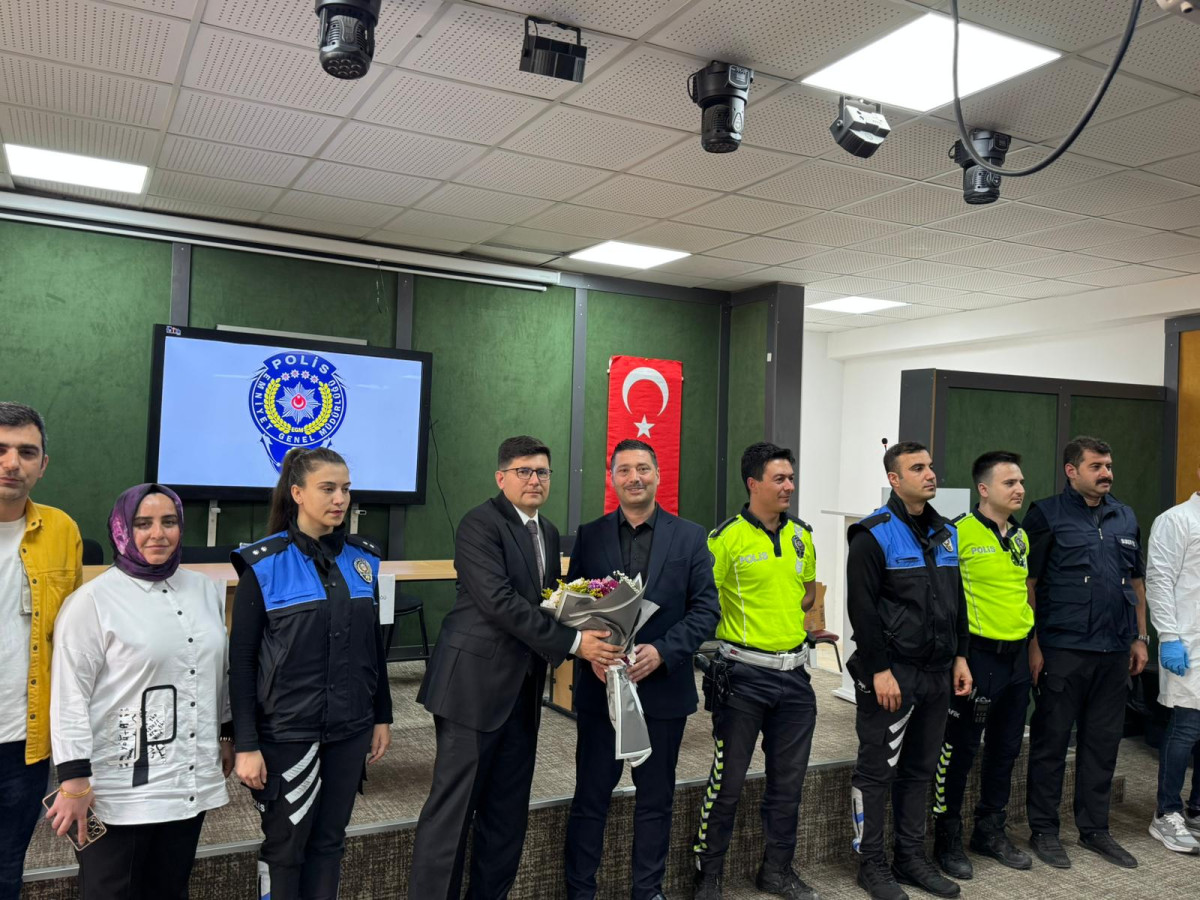 Meslek Tanıtım Günleri Kapsamında Polis  Öğrencilerle Buluştu 