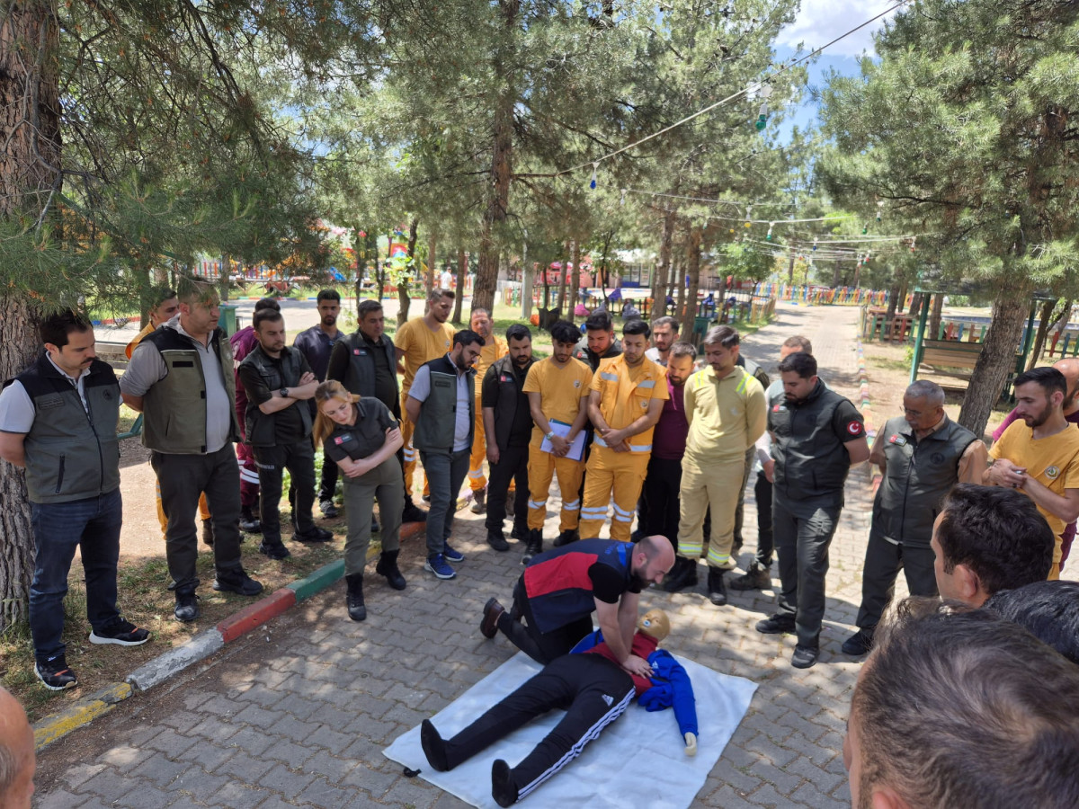 Orman Yangınlarıyla Mücadele Kapsamında İşbaşı eğitimi ve tatbikat gerçekleştirildi