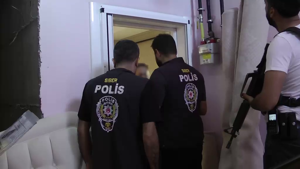 SİİRT MERKEZLİ YASADIŞI BAHİSLE MÜCADELE KAPSAMINDA 10 ŞÜPHELİ YAKALANDI.