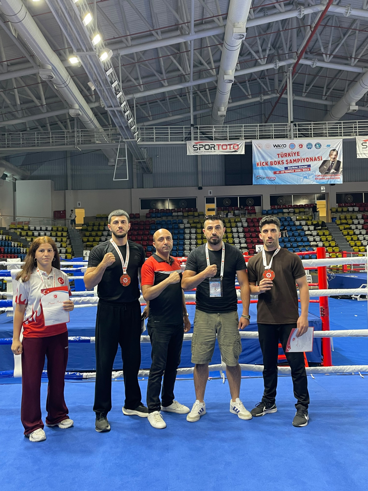 Türkiye Kick Boks Şampiyonası'nda ilimiz sporcuları madalyalarla  ile döndüler