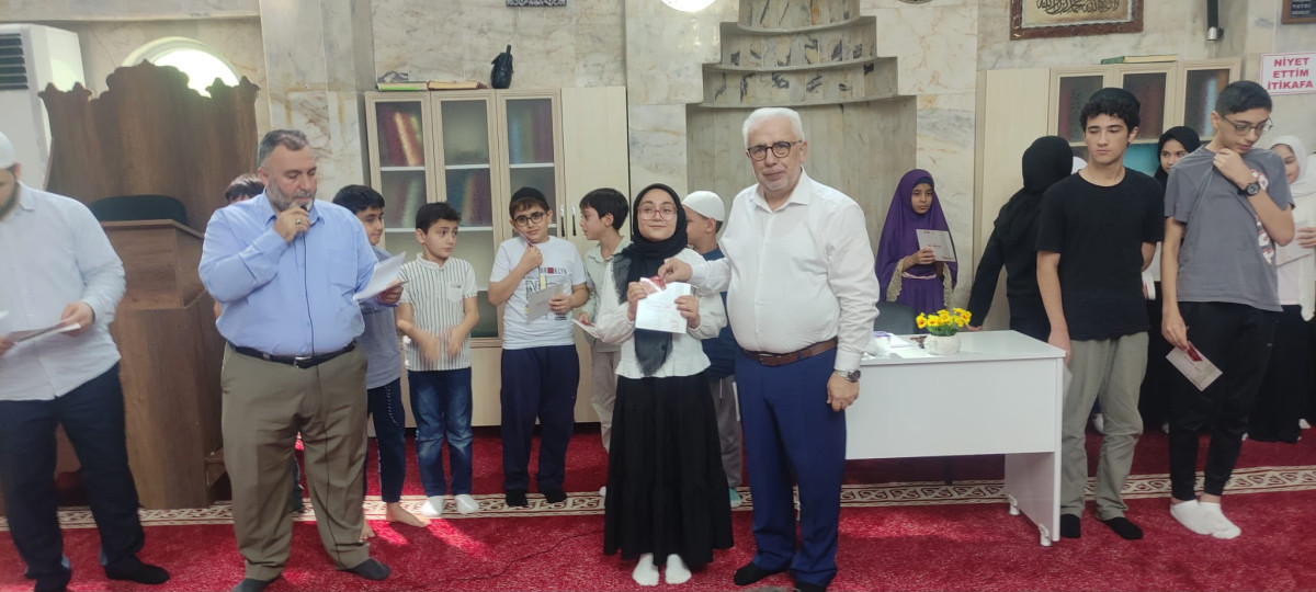 Siirt’te Yaz Kur’an Kursları Dönem Sonu Sınavında Başarılı Öğrenciler Ödüllendirildi