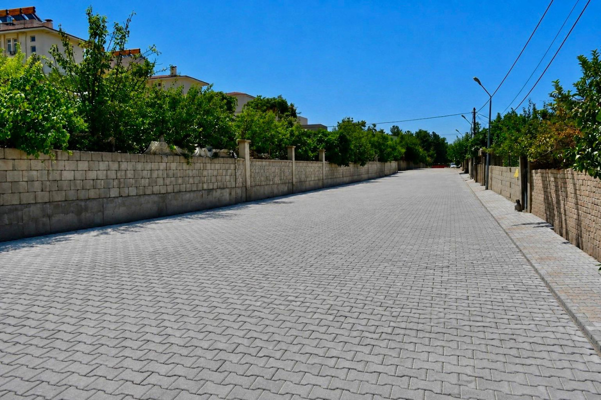 SİİRT’TE MAHALLELERİN ÇEHRESİ YENİLENİYOR: DOĞAN MAHALLESİ’NDE SOKAKLAR MODERNLEŞİYOR