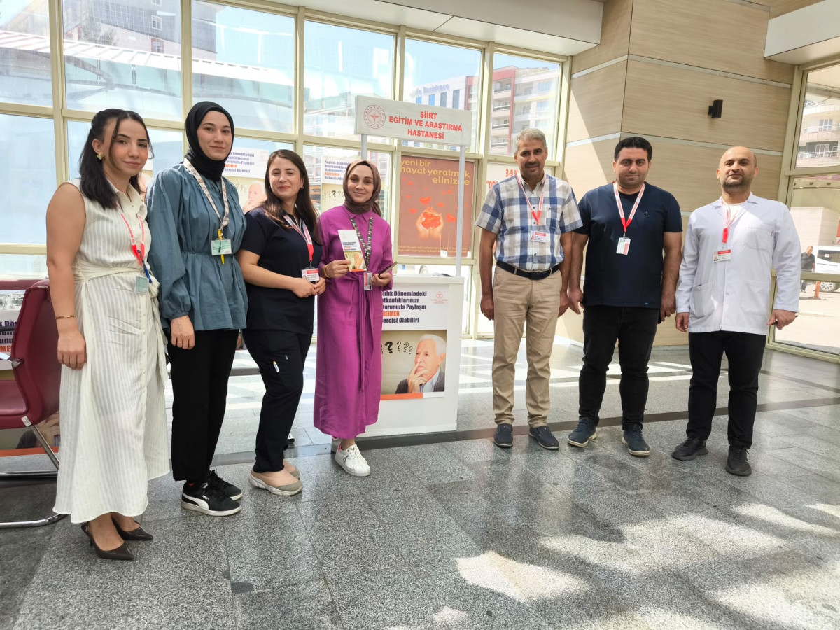 Siirt Eğitim ve Araştırma Hastanesinde Dünya Alzheimer Ayı kapsamında farkındalık standı açıldı
