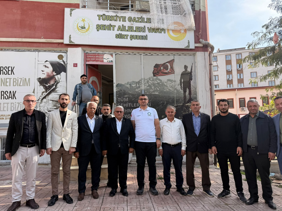 İl Sağlık Müdürü Uzm. Dr. Besim HACIOĞLU, Türkiye Gaziler ve Şehit Aileleri Vakfı Siirt Şubesine iadei ziyarette bulundu.