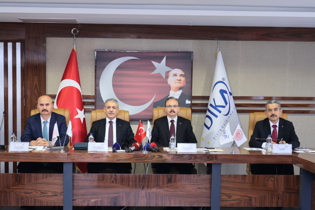 DİKA YÖNETİM KURULU TOPLANTISI DÖNEM BAŞKANI VALİ KIZILKAYA BAŞKANLIĞINDA MARDİN’DE GERÇEKLEŞTİRİLDİ