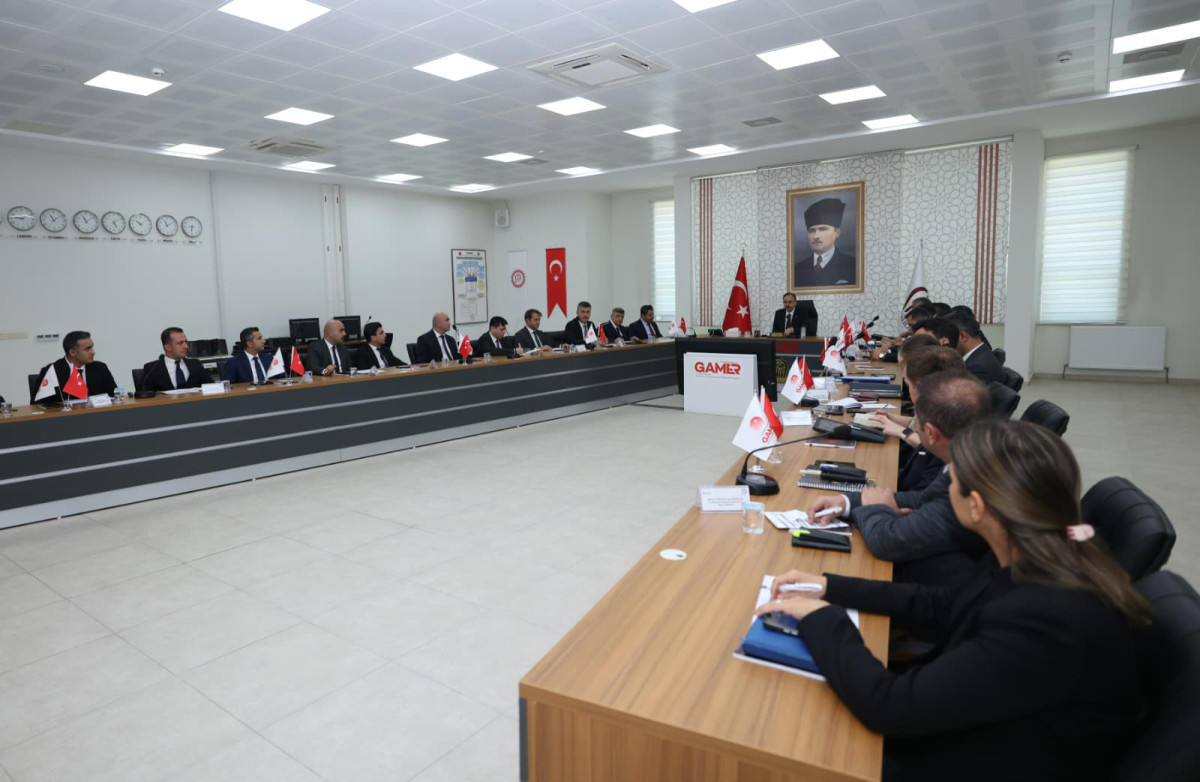 VALİ DR. KIZILKAYA, AĞUSTOS AYINA İLİŞKİN ASAYİŞ VE GÜVENLİK ÇALIŞMALARINI KAMUOYU İLE PAYLAŞTI! 