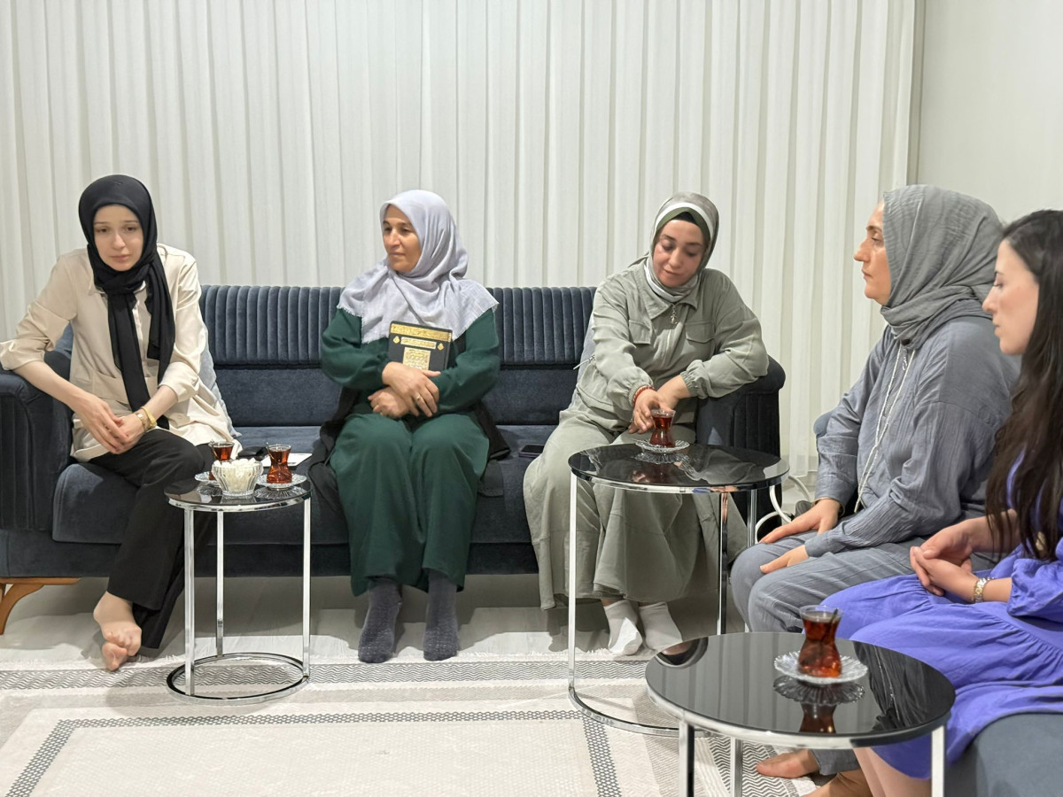 Cumhurbaşkanı Erdoğan’ın Mektupları Siirt’te Şehit Annelerine ve Eşlerine İletiliyor 