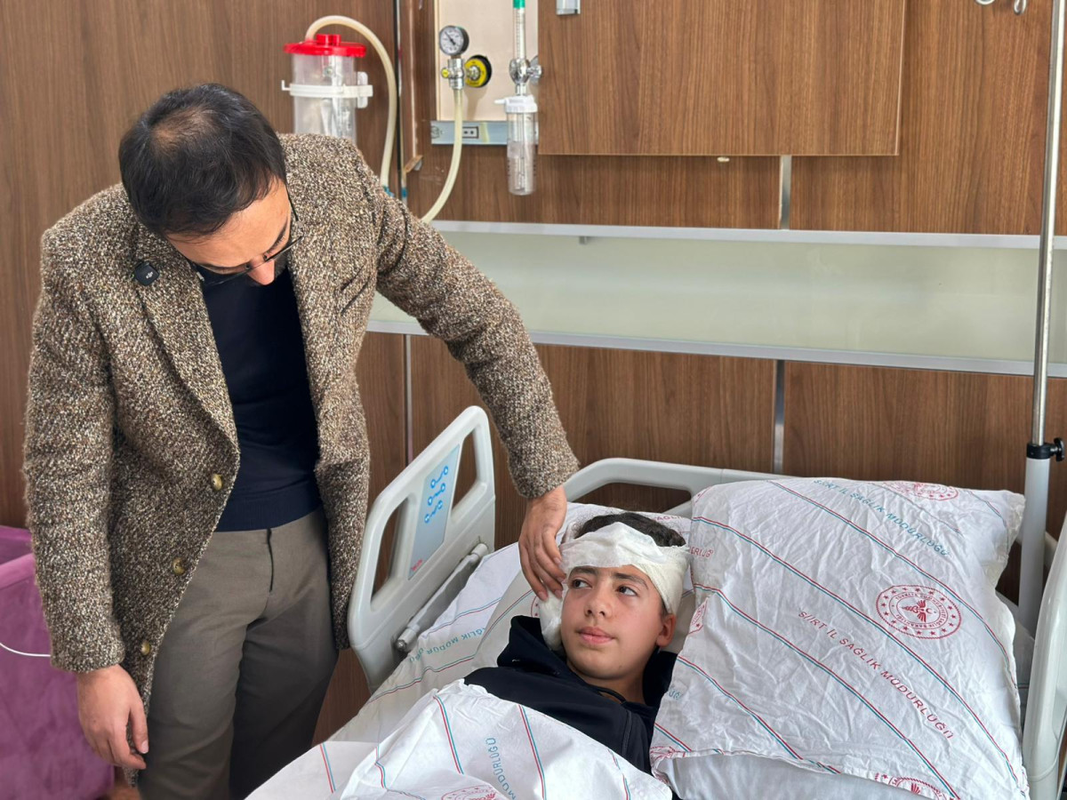 Siirt Eğitim ve Araştırma Hastanesinde Cerrahi Müdahale! Basit Kulak Akıntısı Sanıldı, Kafa Tabanına Ulaşan Kitle Çıktı