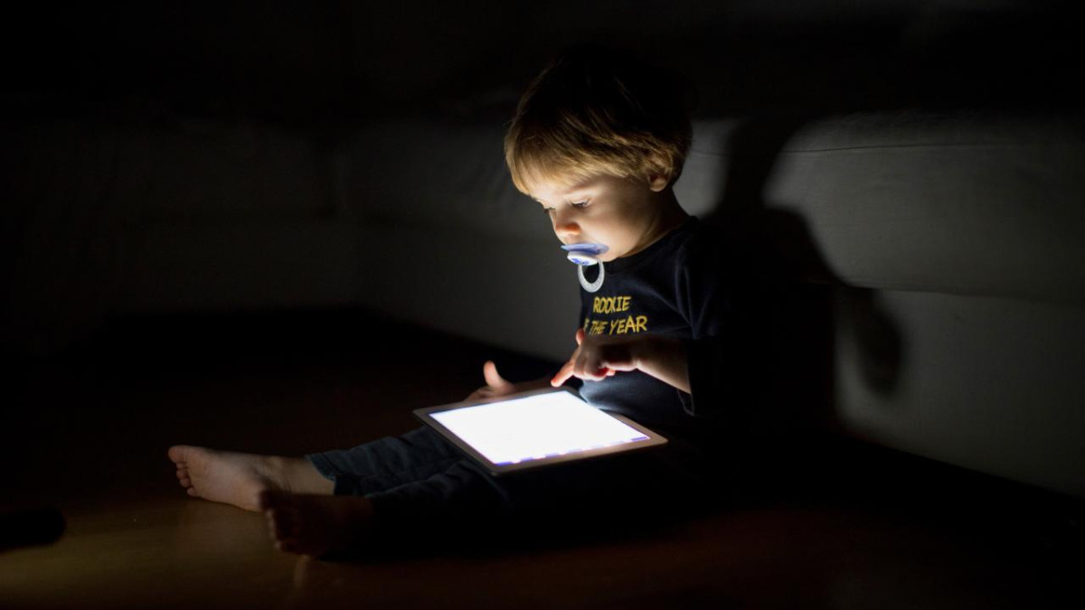 Aile ve Sosyal Hizmetler Bakanlığı'ndan 'ekran süresi' uyarısı