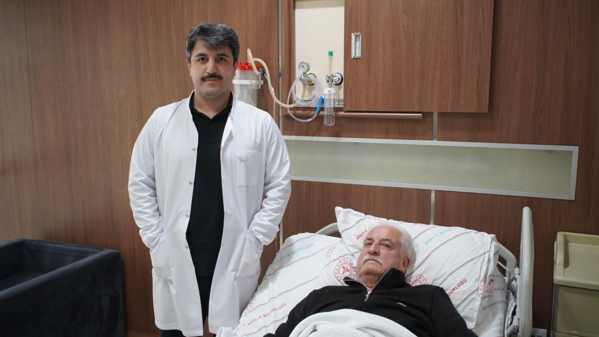 Siirt EAH'da Op. Dr. Miraç Ataman'dan ileri düzey cerrahi başarı: Yapılamaz denilen ameliyat Siirt’te gerçekleştirildi