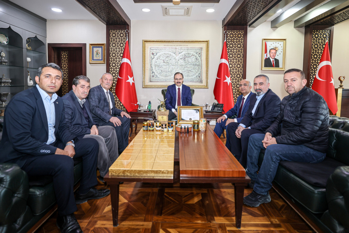 SİİRT CAHTER BALI’NA PARİS’TEN EN ÜST KALİTE ÖDÜLÜ!