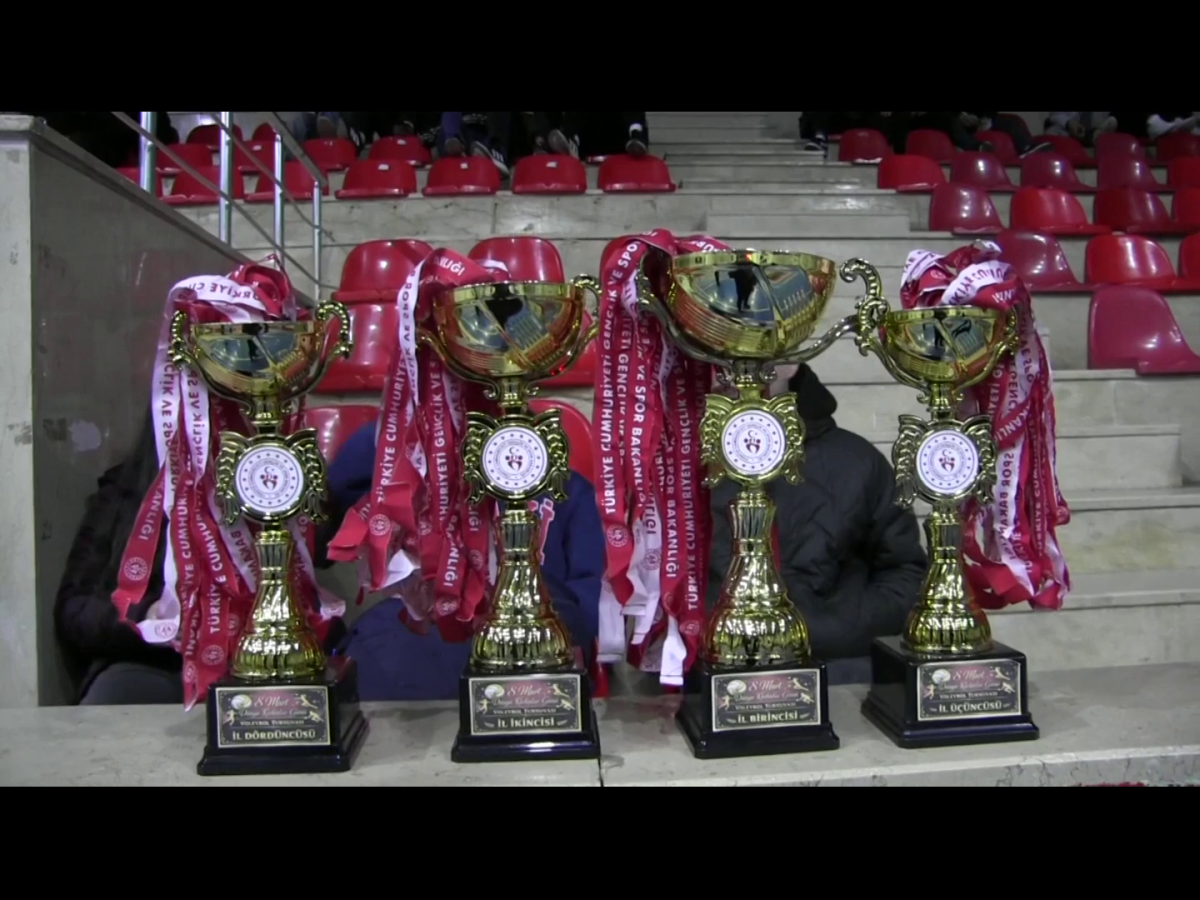 Siirt Gençlik ve Spor İl Müdürlüğü Tarafından düzenlenen 8 Mart Dünya Kadınlar Günü Voleybol Turnuvası sona erdi