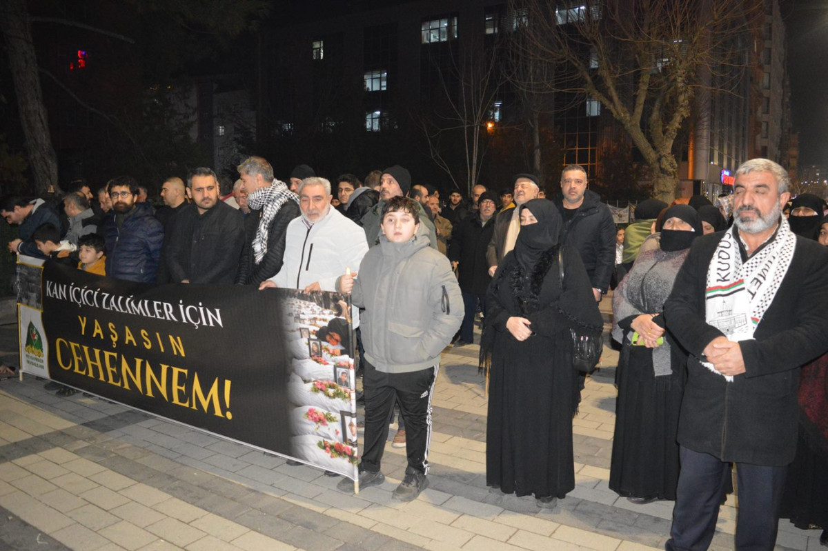 Siirt’te Peygamber Sevdalıları Derneği öncülüğünde düzenlenen basın açıklamasına STK temsilcileri ve halk da katıldı. Katliam ve işgallere tepki gösterildi.