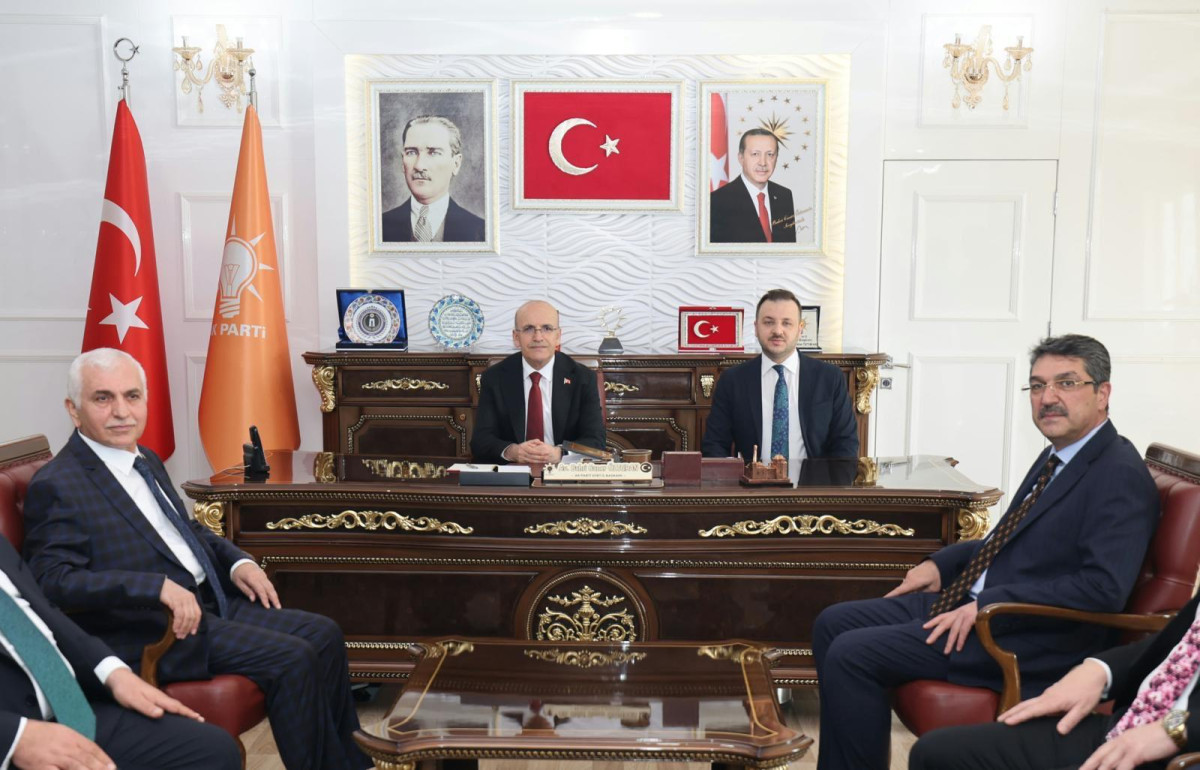  Hazine ve Maliye Bakanı Mehmet Şimşek Siirt te Ak Parti danışma meclisi toplantısına katıldı