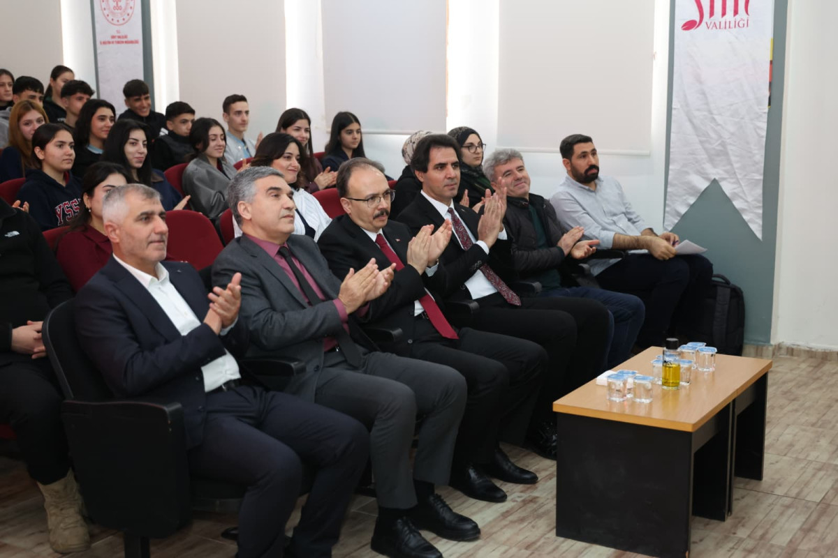 SİİRT’TE “NEVRUZ” KONULU KONFERANS DÜZENLENDİ