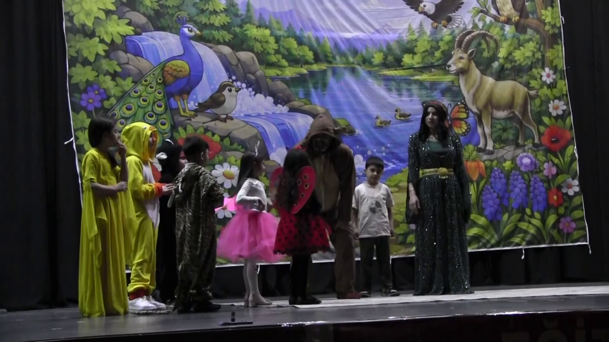 SİİRT TE ÇOCUK OYUNU OLAN PİRE Ü ROVİ KÜRTÇE TİYATRO OYUNU ÇOCUKLARDAN BÜYÜK İLGİ GÖRDÜ