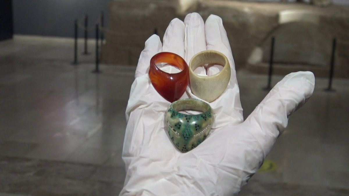 Batman Hasankeyf'e Arkeolojik  800 yıllık (Okçu yüzüğü ) Zihgir bulundu