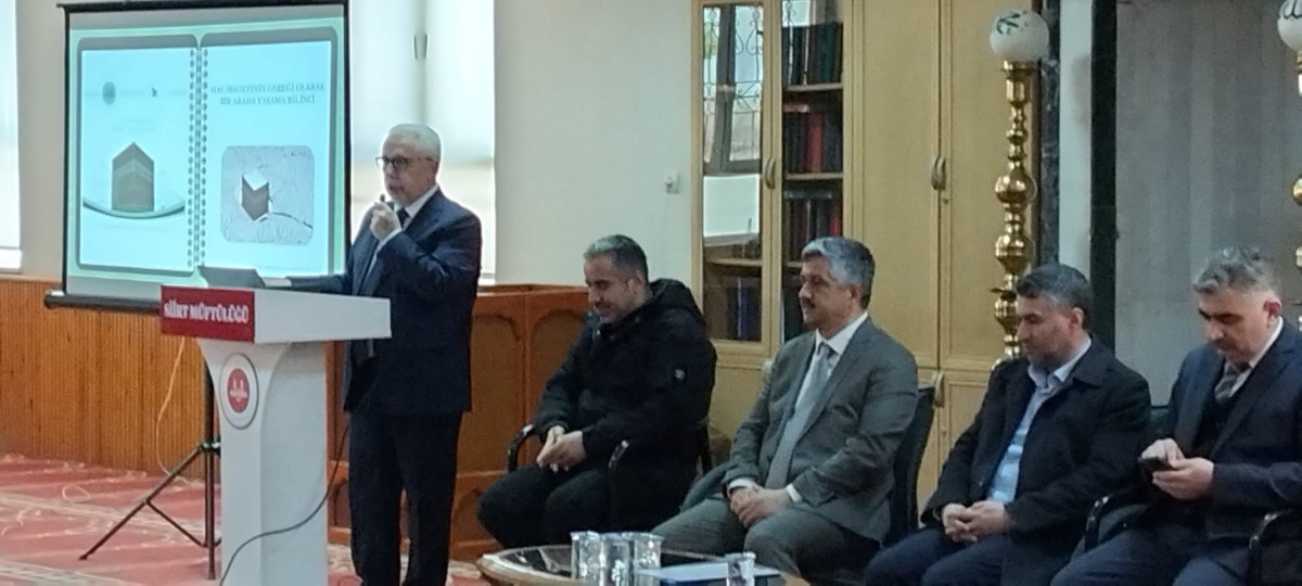 Hac Yolcularına Eğitim Semineri Düzenlendi