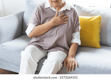 Göğüs ağrısı neden olur? Göğüs ağrısı ne zaman tehlikelidir?