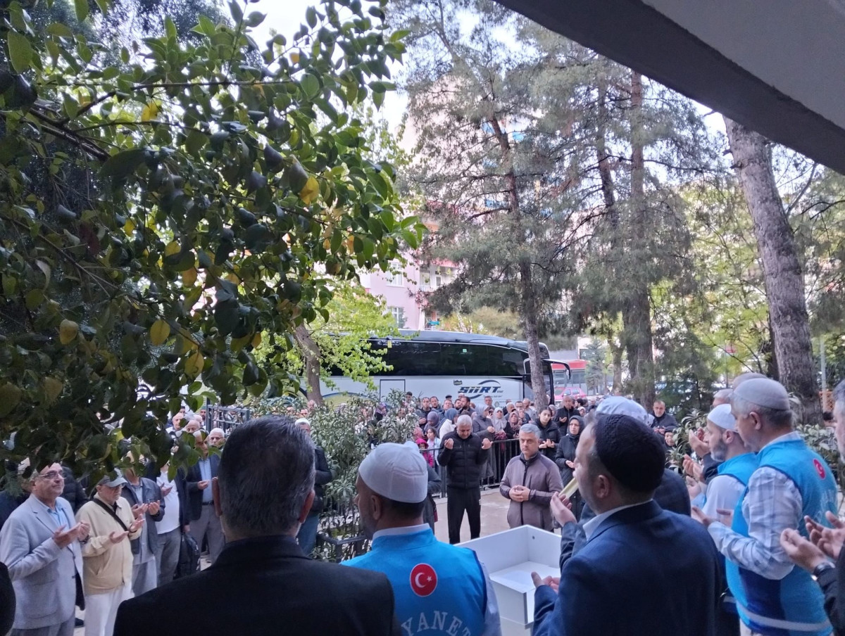 Siirt’in ilk Hacı Adayları Dualarla Uğurlandı