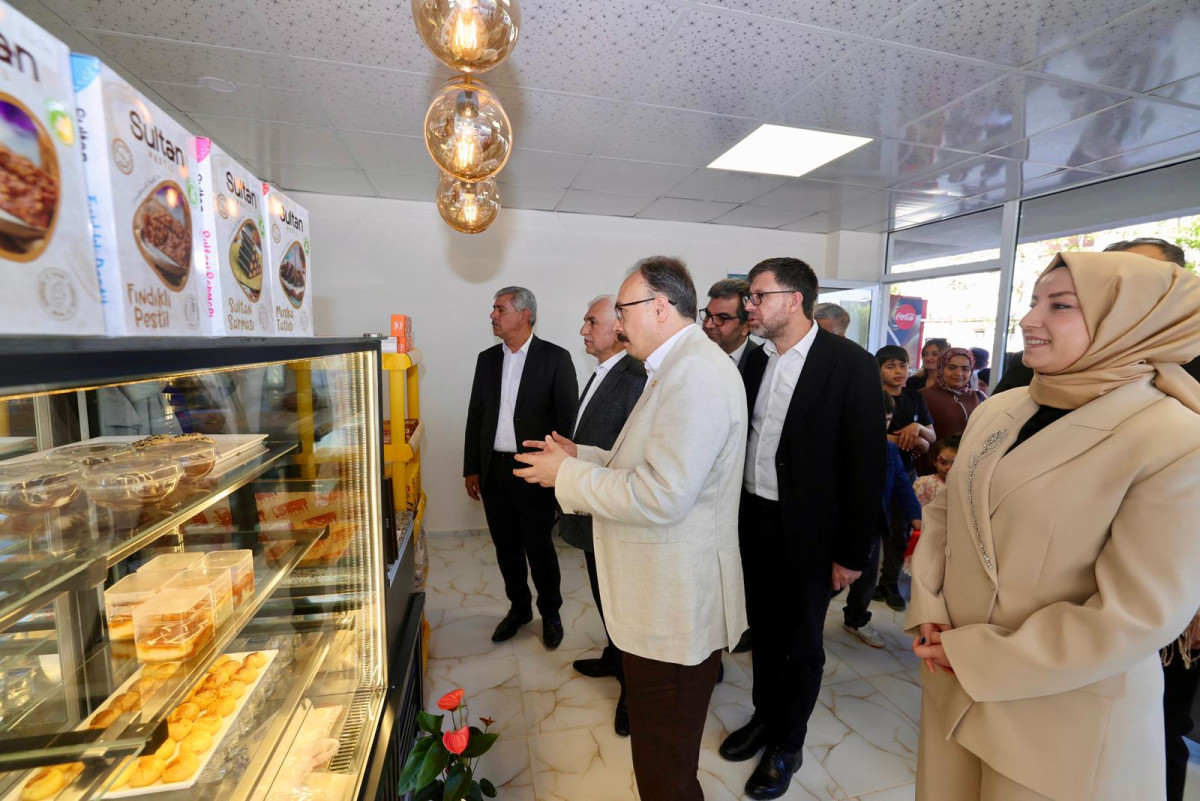 TÜRKİYE’DE GLUTENSİZ ÜRETİM YAPAN İLK KADIN KOOPERATİFİ HÜZNÜHECEM GLUTENSİZ KAFE VE FIRIN HİZMETE AÇILDI..!