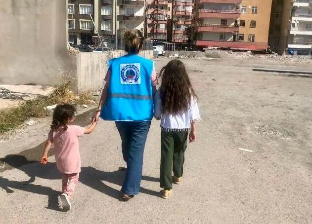 SİİRT BELEDİYESİNDEN YETİM VE DEZAVANTAJLI AİLELERE BAYRAMLIK 