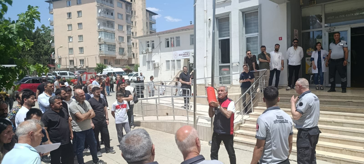 Siirt Ağız ve Diş Sağlığı Merkezi'nde Yangın Tatbikatı Düzenlendi