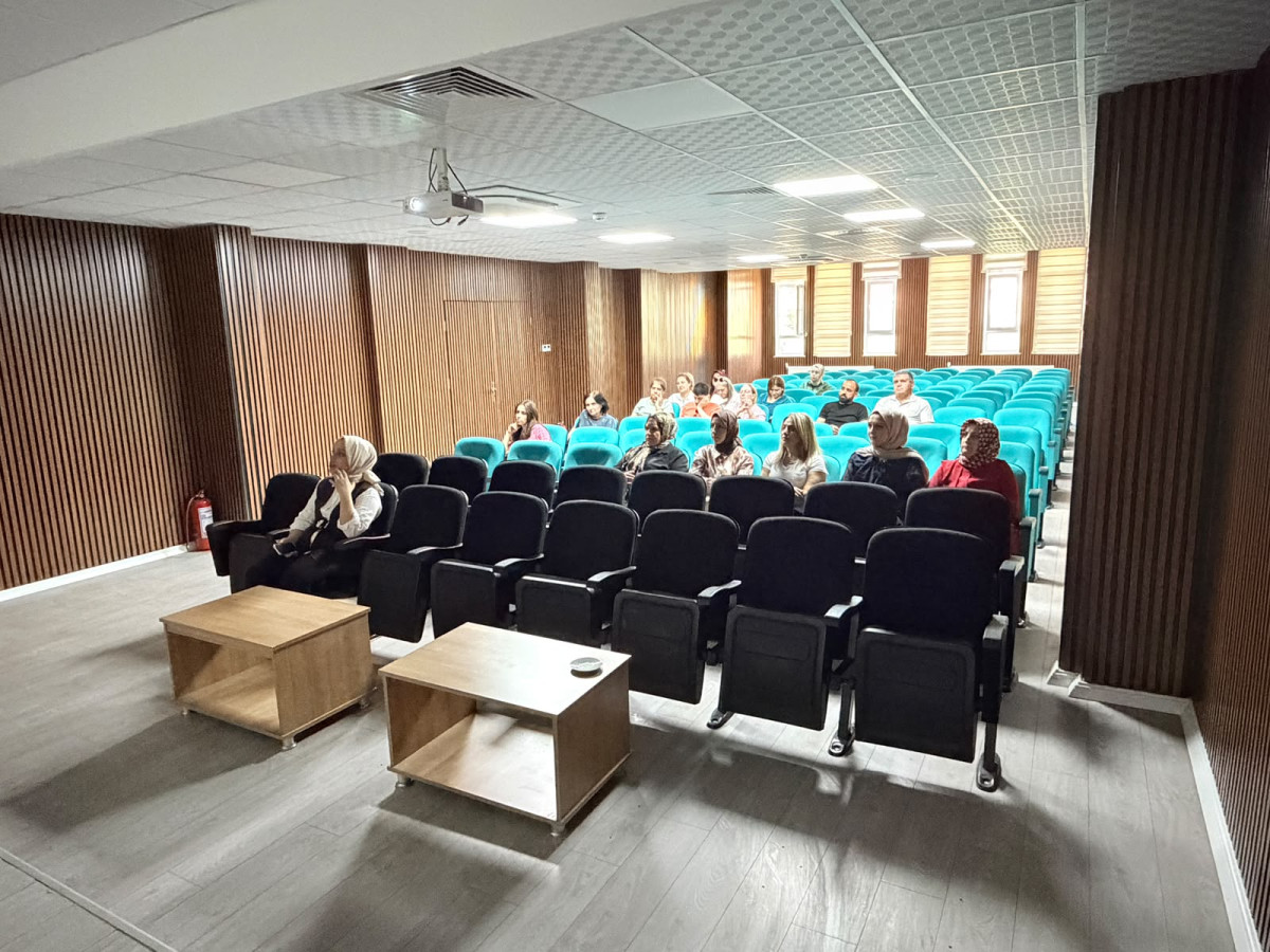 SAĞLIKLI HAYAT SAATLERİ KAPSAMINDA SEMİNER GERÇEKLEŞTİRİLDİ
